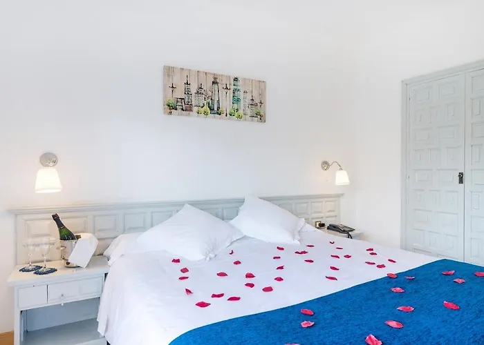 Els Cacadors De Macanet Hotell 3*
