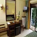 Els Cacadors De Macanet Hotell 3*