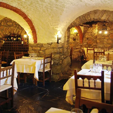 Els Cacadors De Macanet Hotel 3*