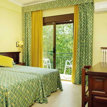Hotel Els Cacadors De Macanet 3*