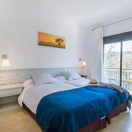 Hotel Els Cacadors De Macanet 3*
