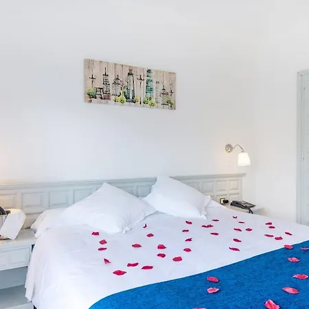 Els Cacadors De Macanet Hotel 3*